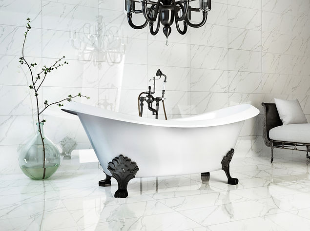 Carrelage XXL blanc effet marbre pour salle de bain